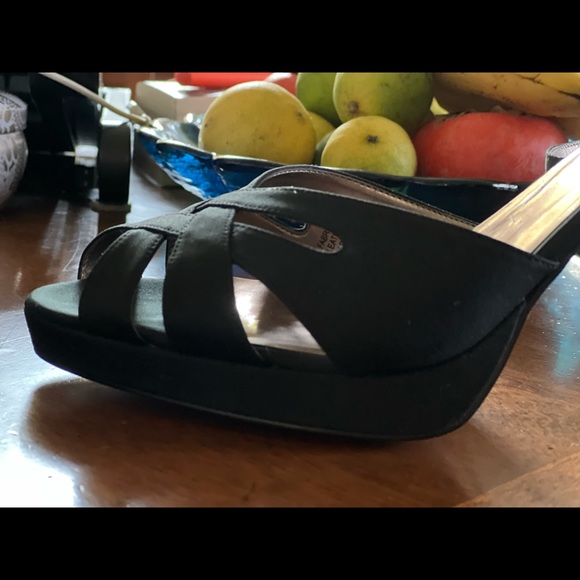 Nordstrom BP black satin platform with peep toe evening shoes - Picture 2 of 6